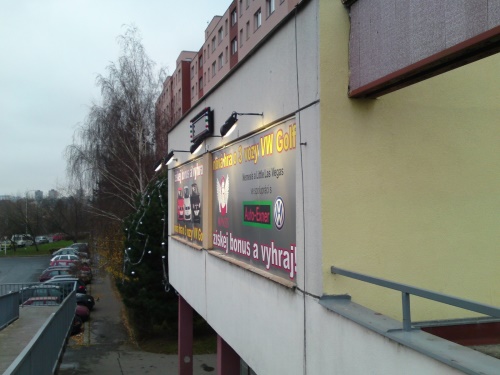 Osvětlení reklamních banerů a bilboardů