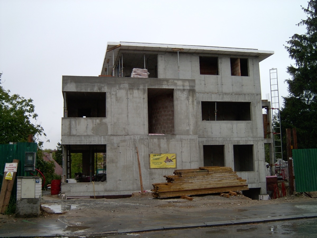 Monolitický dům - lité betonové konstrukce, P4 Braník