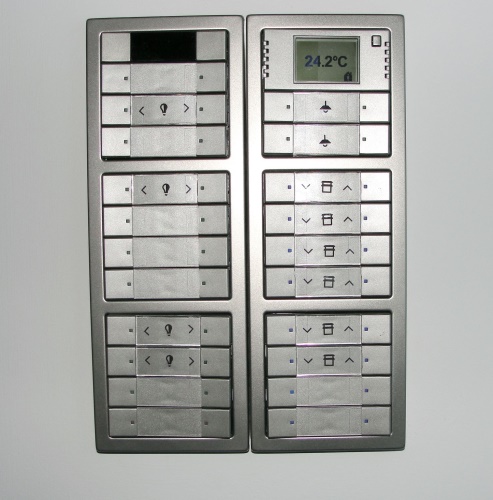 ABB future linear - zásuvky, spínače, ovladače KNX