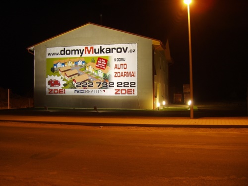 Osvětlení reklamních banerů a bilboardů